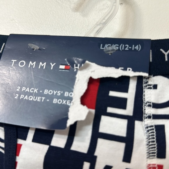 Tommy Hilfiger - Picture 2 of 3